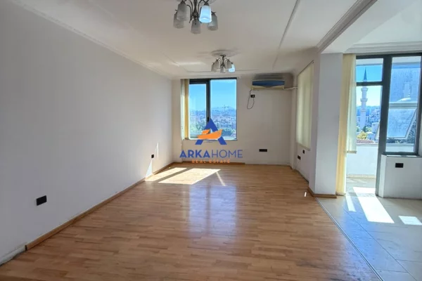 Shtepi ne shitje Apartament ne Tirane, 2+1, Mobilimi Bosh, pa mobiluar, Pagesa 432,000  Euro.