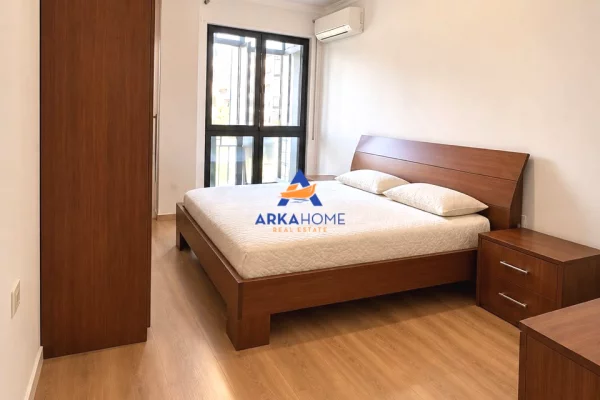 Shtepi ne shitje Apartament ne Tirane, 1+1, Mobilimi E mobiluar, Pagesa 192,000  Euro.