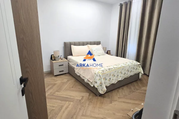 Shtepi me qera Apartament ne Tirane, 2+1, Mobilimi E mobiluar, Pagesa 818  Euro.