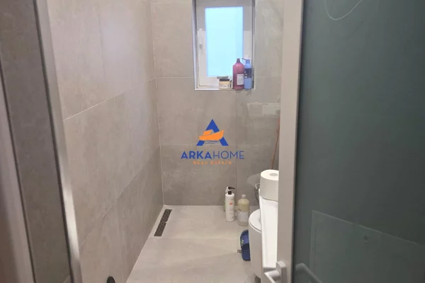 Shtepi me qera Apartament ne Tirane, 2+1, Mobilimi E mobiluar, Pagesa 818  Euro.