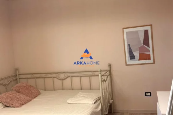 Shtepi me qera Apartament ne Tirane, 2+1, Mobilimi E mobiluar, Pagesa 600  Euro.