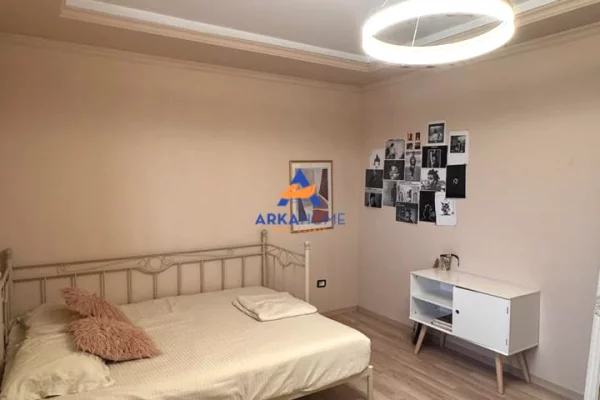 Shtepi me qera Apartament ne Tirane, 2+1, Mobilimi E mobiluar, Pagesa 600  Euro.