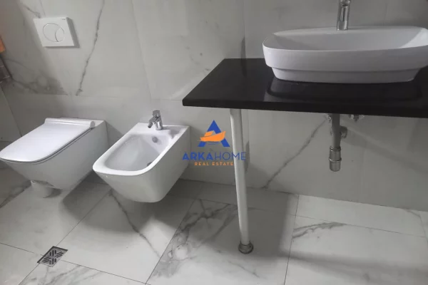Shtepi me qera Apartament ne Tirane, 2+1, Mobilimi E mobiluar, Pagesa 600  Euro.