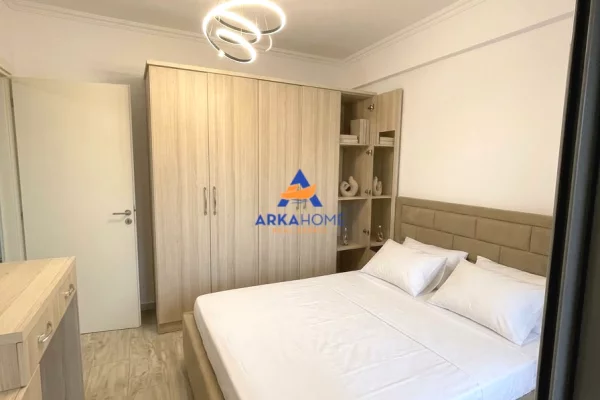 Shtepi me qera Apartament ne Tirane, 2+1, Mobilimi E mobiluar, Pagesa 700  Euro.