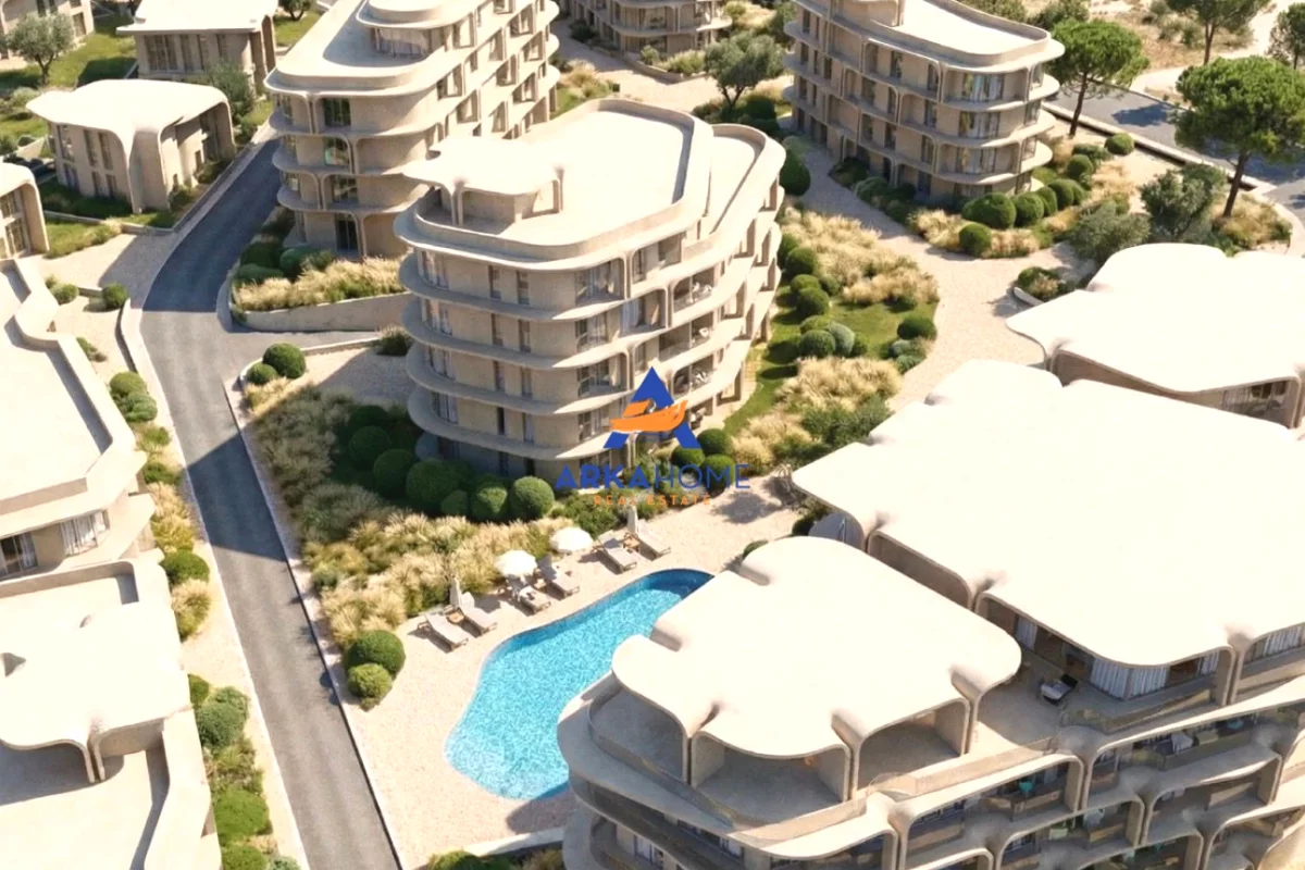 Shtepi ne shitje Apartament ne Vlore, 7+1, Mobilimi Bosh, pa mobiluar, Pagesa 11  Euro.