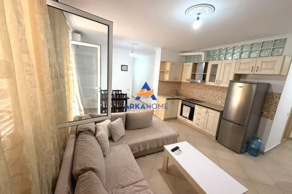 Shtepi me qera Apartament ne Tirane, 2+1, Mobilimi E mobiluar, Pagesa 601  Euro.
