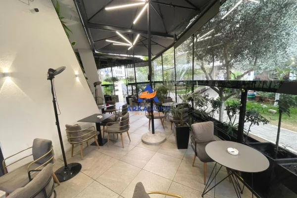 SHITET AMBIENT BIZNESI+VERANDE 260 M2 "RRUGA NDRE MJEDA,ISH-PARKU I AUTOBUZAVE" 800.000 EURO
