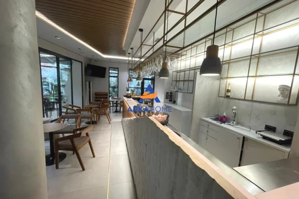 SHITET AMBIENT BIZNESI+VERANDE 260 M2 "RRUGA NDRE MJEDA,ISH-PARKU I AUTOBUZAVE" 800.000 EURO