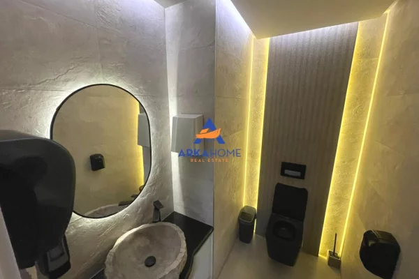 SHITET AMBIENT BIZNESI+VERANDE 260 M2 "RRUGA NDRE MJEDA,ISH-PARKU I AUTOBUZAVE" 800.000 EURO