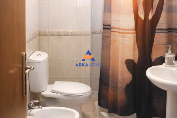 Shtepi me qera Apartament ne Tirane, 2+1, Mobilimi E mobiluar, Pagesa 625  Euro.