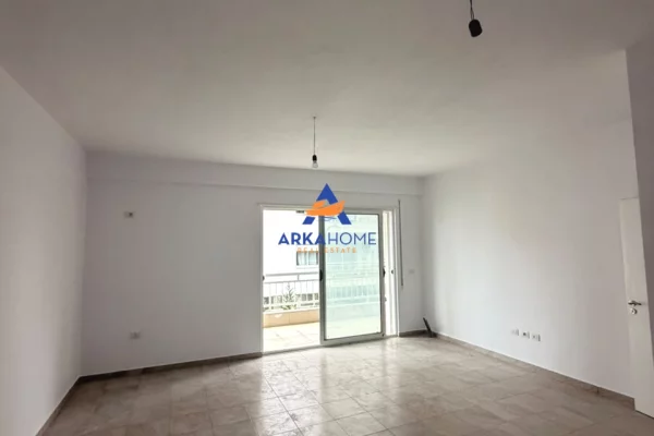 Shtepi ne shitje Apartament ne Tirane, 2+1, Mobilimi Bosh, pa mobiluar, Pagesa 147,702  Euro.