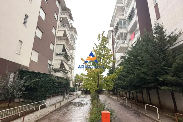 Shtepi ne shitje Apartament ne Tirane, 2+1, Mobilimi Bosh, pa mobiluar, Pagesa 147,702  Euro.