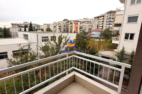 Shtepi ne shitje Apartament ne Tirane, 2+1, Mobilimi Bosh, pa mobiluar, Pagesa 147,702  Euro.