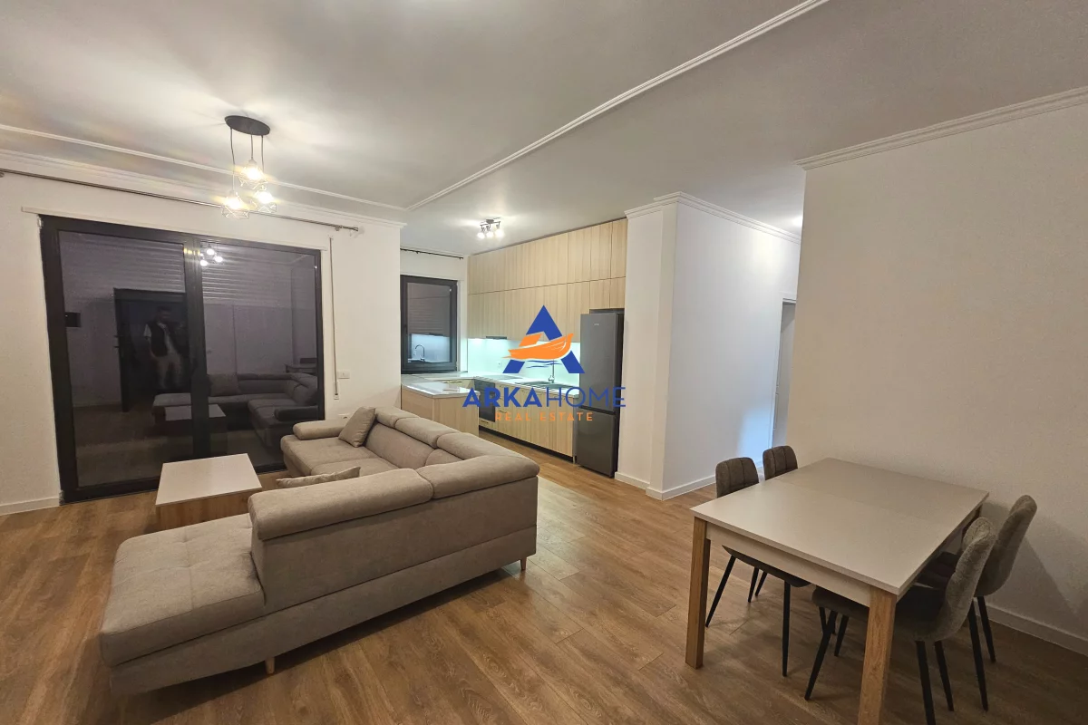 Shtepi me qera Apartament ne Tirane, 2+1, Mobilimi E mobiluar, Pagesa 711  Euro.