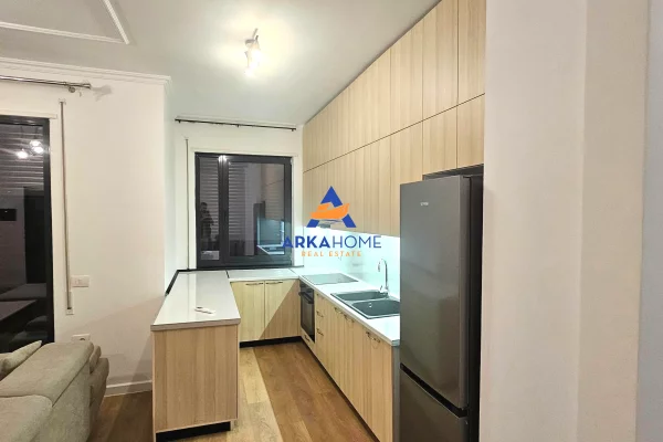 Shtepi me qera Apartament ne Tirane, 2+1, Mobilimi E mobiluar, Pagesa 711  Euro.