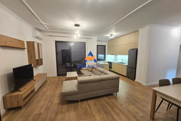 Shtepi me qera Apartament ne Tirane, 2+1, Mobilimi E mobiluar, Pagesa 711  Euro.