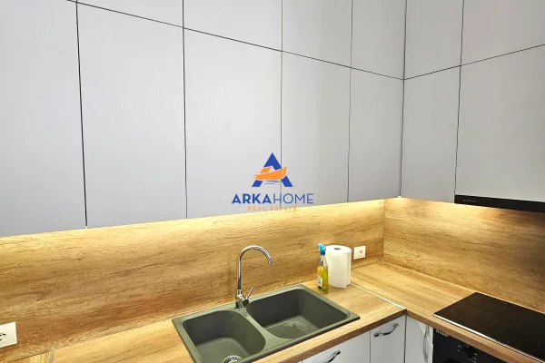 Shtepi me qera Apartament ne Tirane, 2+1, Mobilimi E mobiluar, Pagesa 711  Euro.