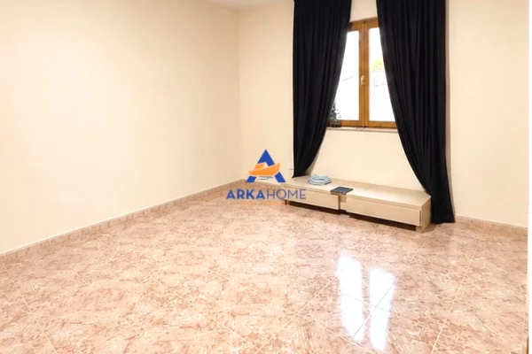 Shtepi me qera Vila Luksoze ne Tirane, 7+1, Mobilimi Bosh, pa mobiluar, Pagesa 2,188  Euro.