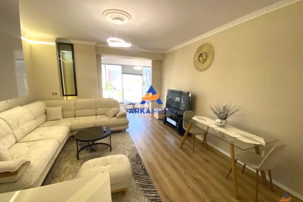 JEPET ME QERA APARTAMENT 1+1+BALLKON "KOMPLKESI URSLUGA,ISH STACIONI I TRENIT" 70.000 LEKE