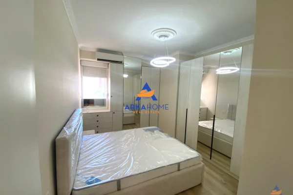 Shtepi me qera Apartament ne Tirane, 1+1, Mobilimi E mobiluar, Pagesa 764  Euro.