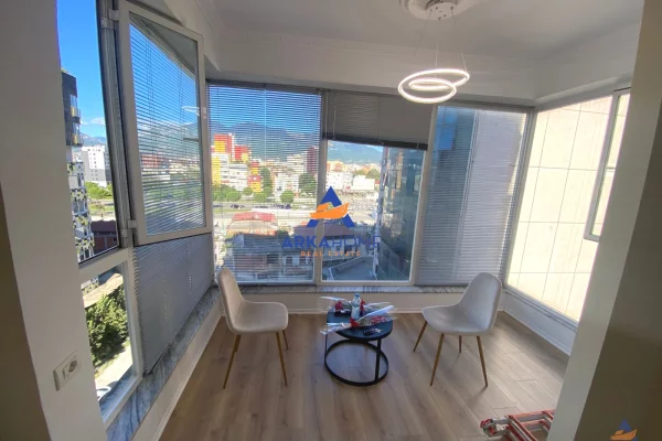 Shtepi me qera Apartament ne Tirane, 1+1, Mobilimi E mobiluar, Pagesa 764  Euro.