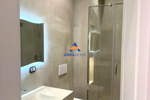 Shtepi me qera Apartament ne Tirane, 1+1, Mobilimi Pjeserisht e mobiluar, Pagesa 437  Euro.