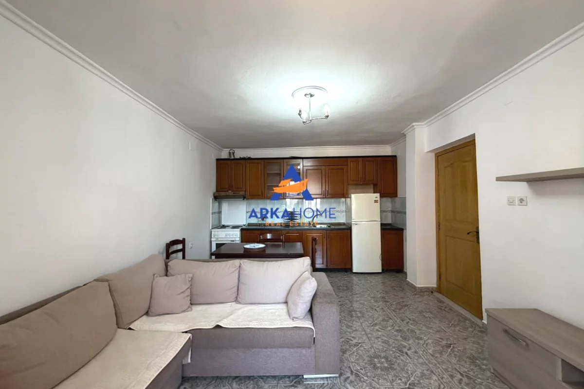 Shtepi ne shitje Apartament ne Tirane, 1+1, Mobilimi E mobiluar, Pagesa 142,231  Euro.