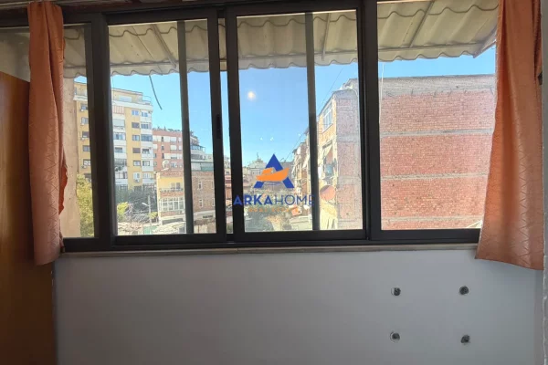 Shtepi ne shitje Apartament ne Tirane, 1+1, Mobilimi E mobiluar, Pagesa 142,231  Euro.