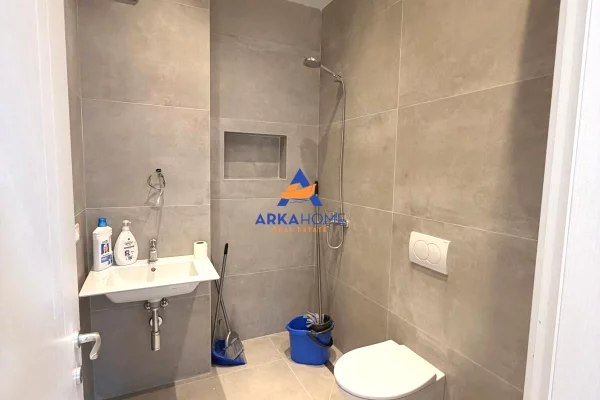 Shtepi me qera Apartament ne Tirane, 2+1, Mobilimi E mobiluar, Pagesa 900  Euro.
