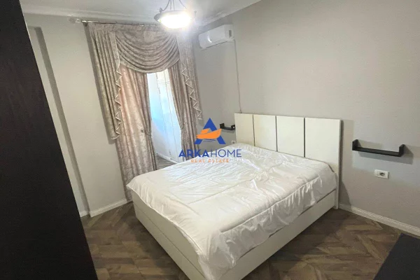 Shtepi me qera Apartament ne Tirane, 3+1, Mobilimi E mobiluar, Pagesa 875  Euro.