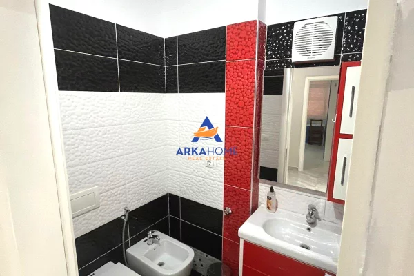 Shtepi me qera Apartament ne Tirane, 3+1, Mobilimi E mobiluar, Pagesa 875  Euro.