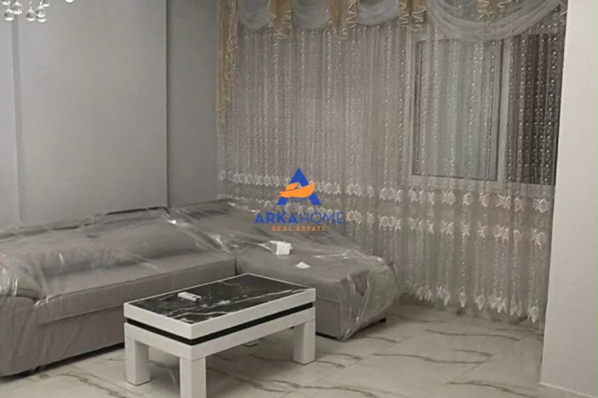 Shtepi me qera Apartament ne Tirane, 3+1, Mobilimi E mobiluar, Pagesa 875  Euro.
