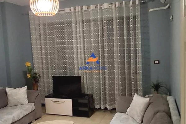 Shtepi me qera Apartament ne Tirane, 1+1, Mobilimi E mobiluar, Pagesa 492  Euro.