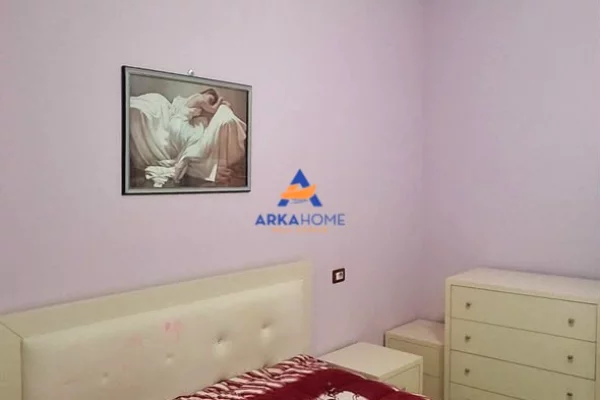 Shtepi me qera Apartament ne Tirane, 1+1, Mobilimi E mobiluar, Pagesa 492  Euro.