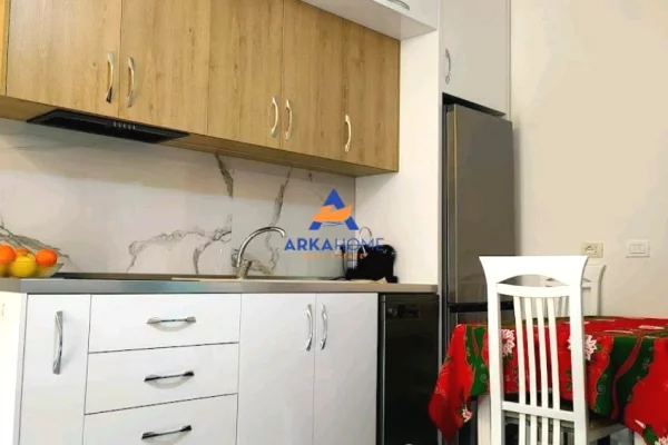 Shtepi me qera Apartament ne Tirane, 2+1, Mobilimi E mobiluar, Pagesa 656  Euro.
