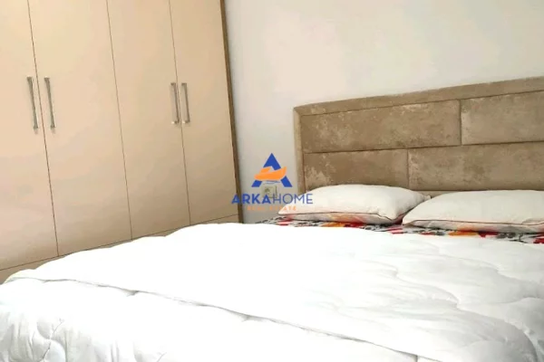 Shtepi me qera Apartament ne Tirane, 2+1, Mobilimi E mobiluar, Pagesa 656  Euro.