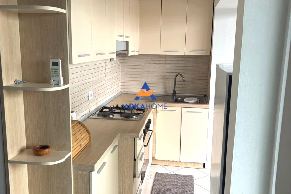 Shtepi me qera Apartament ne Tirane, 1+1, Mobilimi E mobiluar, Pagesa 492  Euro.