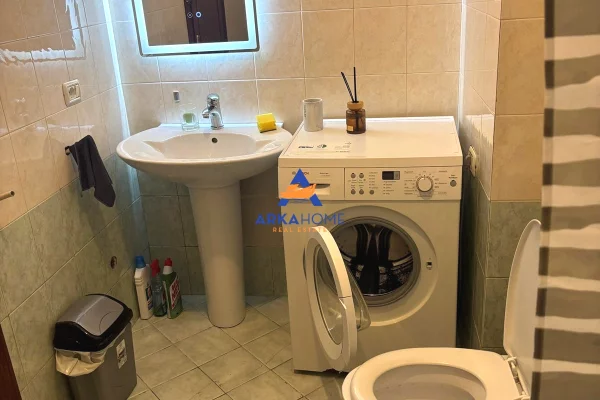 Shtepi me qera Apartament ne Tirane, 1+1, Mobilimi E mobiluar, Pagesa 492  Euro.