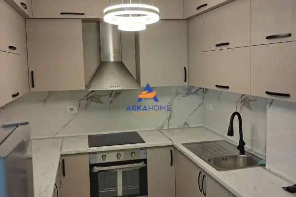 Shtepi me qera Apartament ne Tirane, 2+1, Mobilimi E mobiluar, Pagesa 601  Euro.