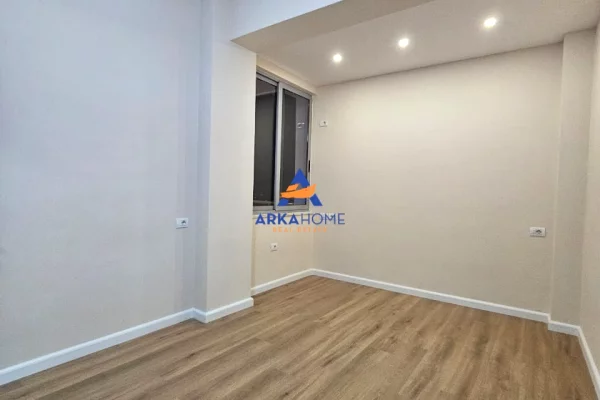 Shtepi ne shitje Apartament ne Tirane, 1+1, Mobilimi Bosh, pa mobiluar, Pagesa 163,000  Euro.