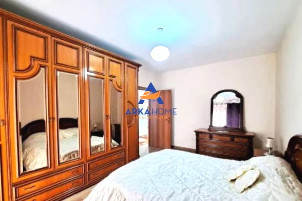 Shtepi me qera Apartament ne Tirane, 2+1, Mobilimi E mobiluar, Pagesa 820  Euro.