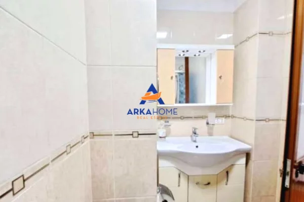 Shtepi me qera Apartament ne Tirane, 2+1, Mobilimi E mobiluar, Pagesa 820  Euro.