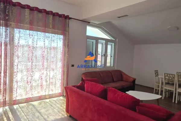 Shtepi ne shitje Vila Luksoze ne Tirane, 4+1, Mobilimi E mobiluar, Pagesa 560,000  Euro.