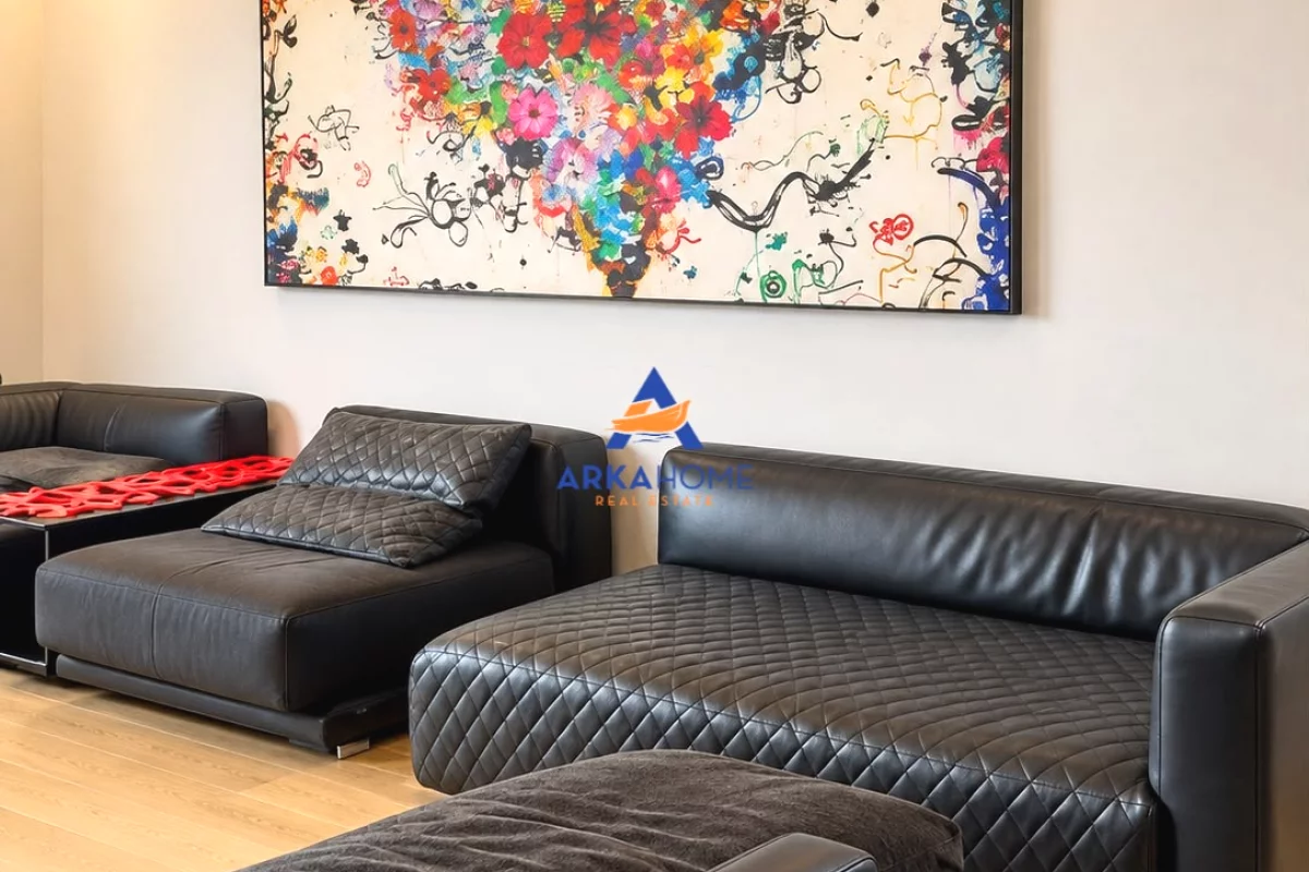 Shtepi ne shitje Apartament ne Tirane, 3+1, Mobilimi E mobiluar, Pagesa 464,989  Euro.