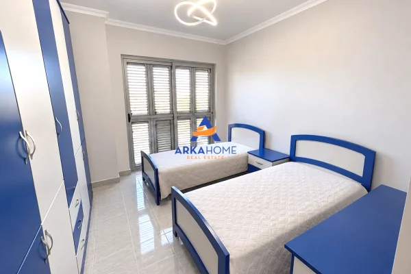 Shtepi ne shitje Apartament ne Tirane, 3+1, Mobilimi E mobiluar, Pagesa 270,000  Euro.