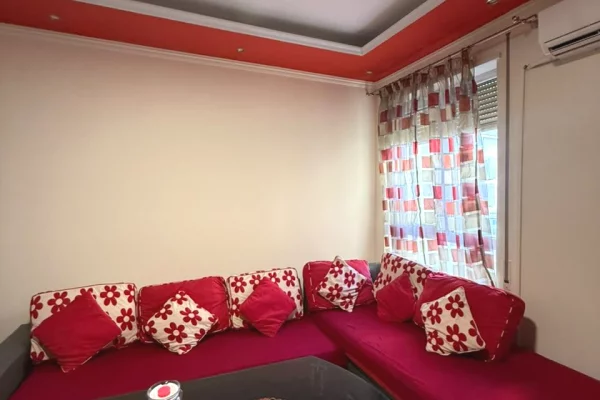 Shtepi me qera Apartament ne Tirane, 2+1, Mobilimi E mobiluar, Pagesa 600  Euro.