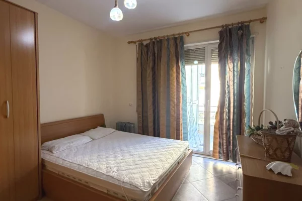Shtepi me qera Apartament ne Tirane, 2+1, Mobilimi E mobiluar, Pagesa 600  Euro.