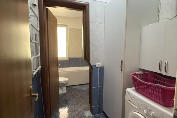 Shtepi me qera Apartament ne Tirane, 2+1, Mobilimi E mobiluar, Pagesa 600  Euro.