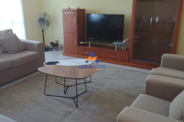 Shtepi me qera 2+1 ne Tirane - 820 Euro
