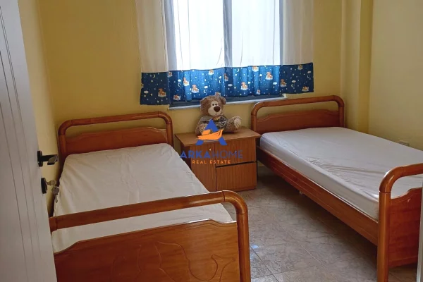 Shtepi me qera Apartament ne Tirane, 2+1, Mobilimi E mobiluar, Pagesa 820  Euro.